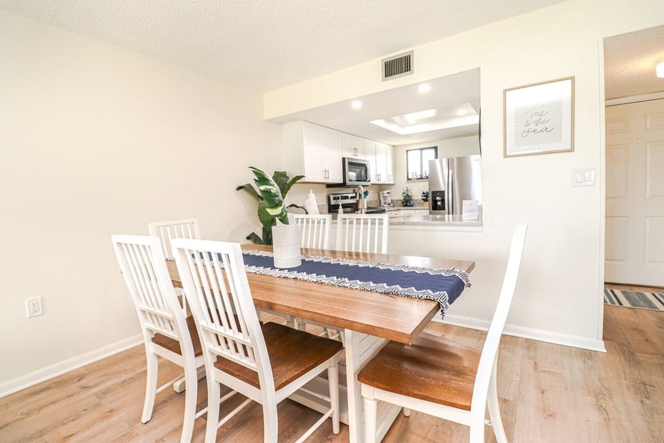 St. Augustine Beach Rentals Dining Room
