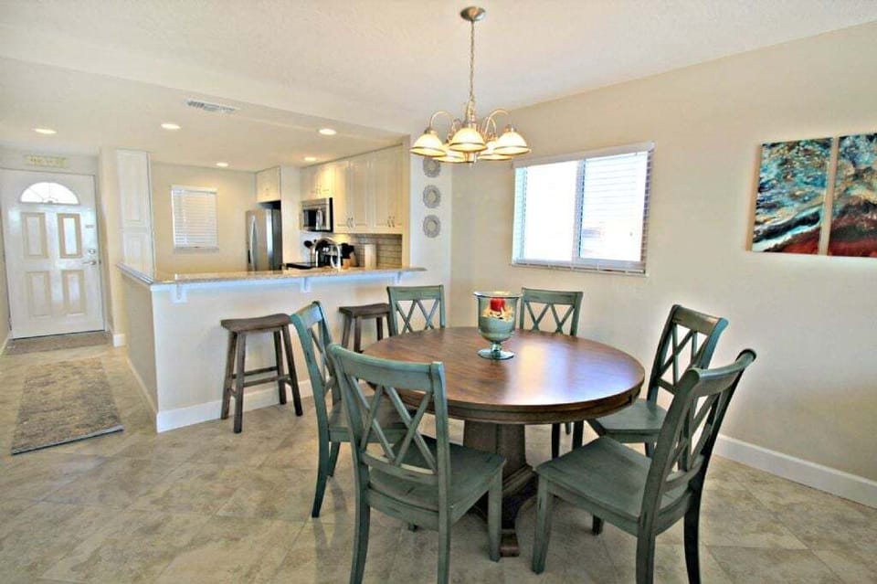 St. Augustine Ocean Front Rentals Kitchen & Dining