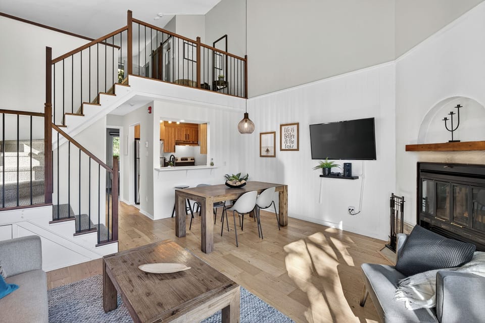 Comfort Condo, Mountain View | Living area