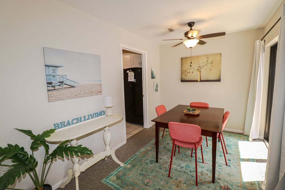 St. Augustine Beach Rentals Dining Room