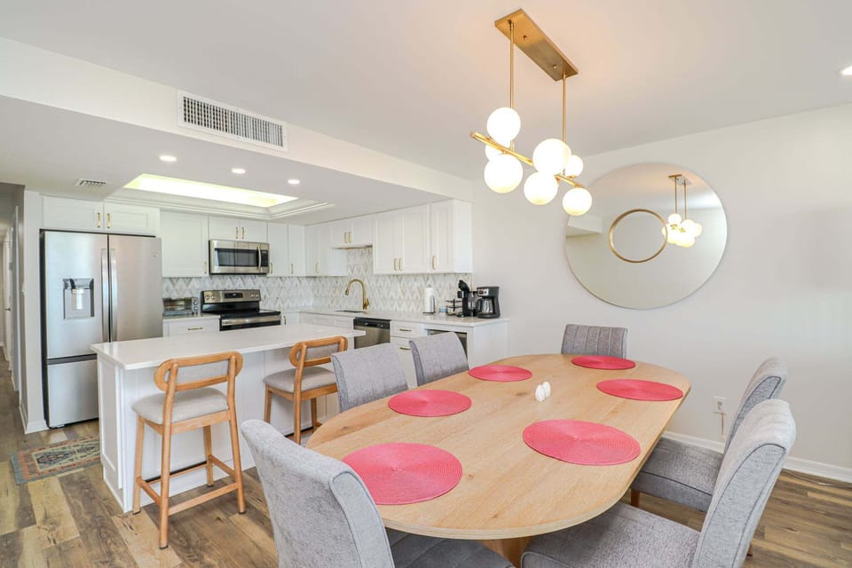 St. Augustine Beach Rentals Dining Room