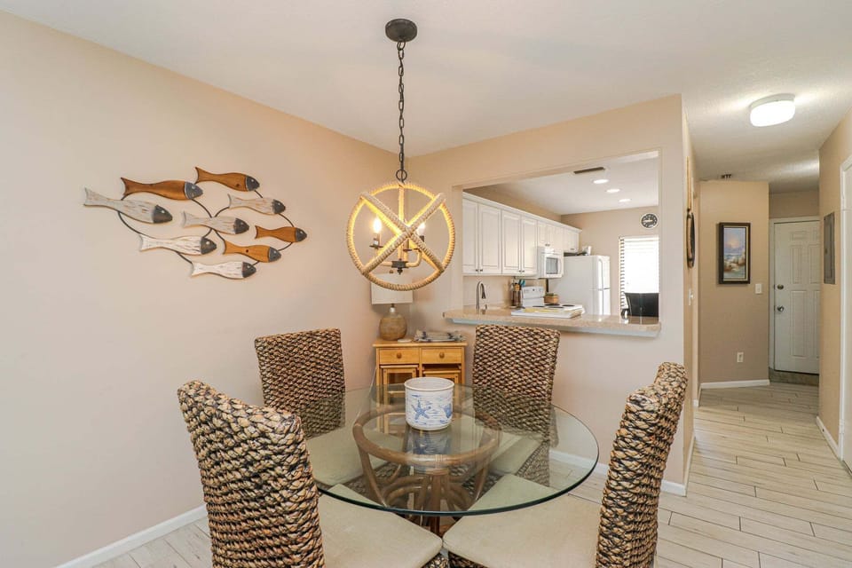 St. Augustine Beach Rentals Dining Room