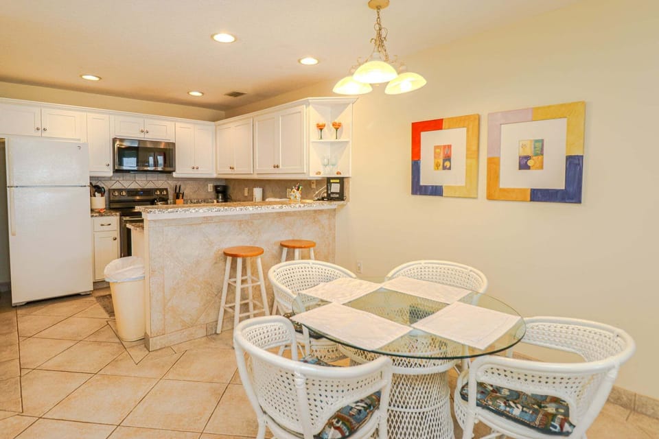 St. Augustine Beach Rentals Dining Room