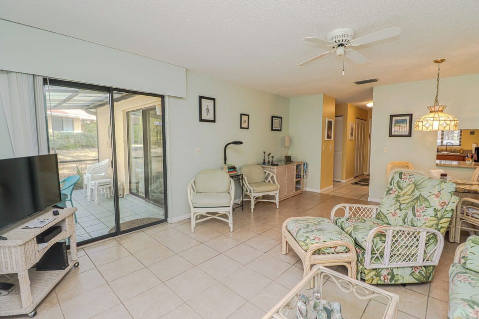 St. Augustine Beach Rentals Living Room