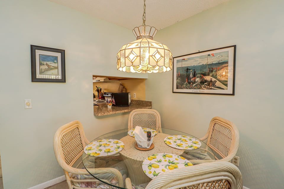 St. Augustine Beach Rentals Dining Room