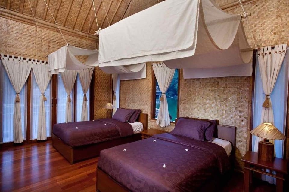 Waluran Suite Lake | Desk, free WiFi, bed sheets