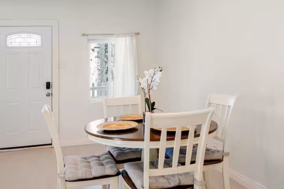 Dining area. 