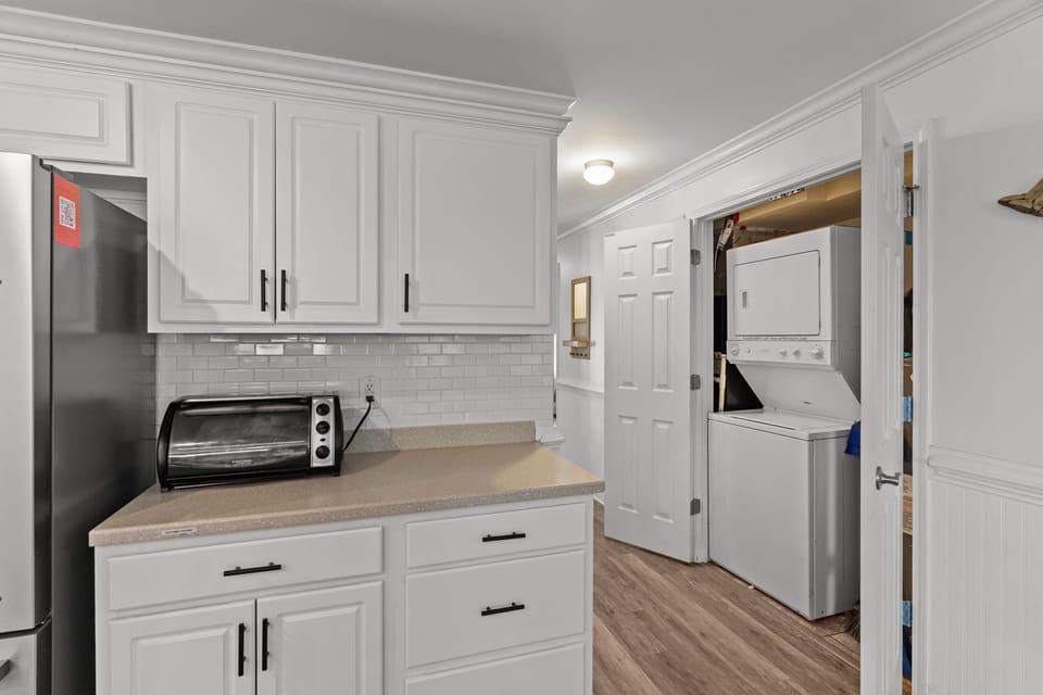 Kitchen Area w/ Laundry