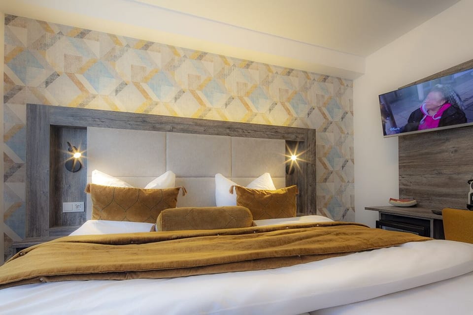 Deluxe Double Room, Private Bathroom | Room amenity
