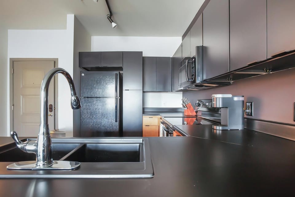 Apartment (1 Bedroom) | Private kitchen | Fridge, microwave, oven, stovetop
