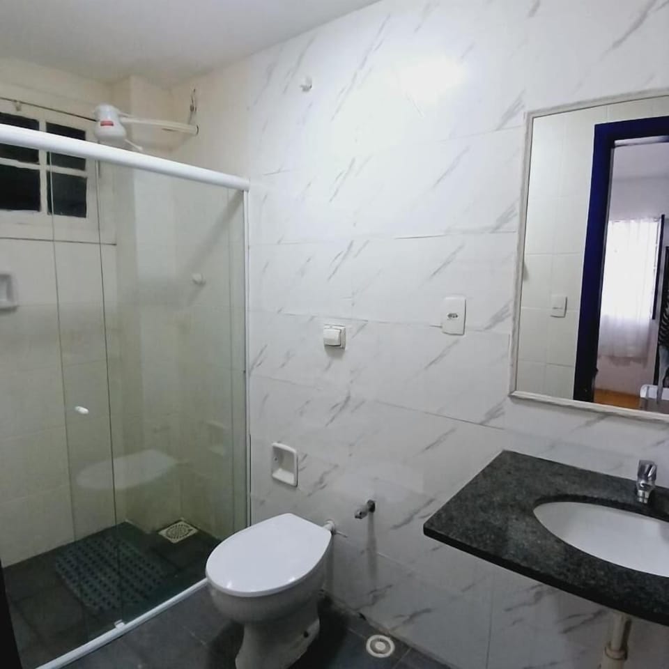 Comfort Triple Room, Courtyard View | Bathroom | Towels, soap, shampoo, toilet paper