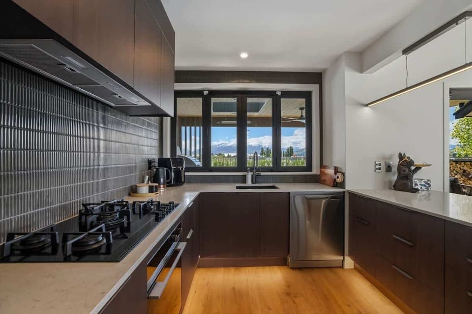 Fully equipped kitchen with mountain view