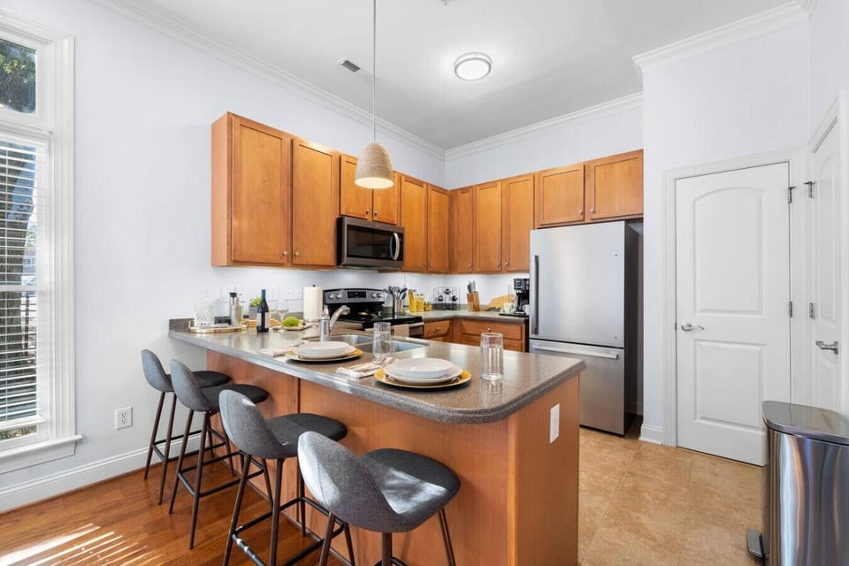 Kitchen and bar seating
