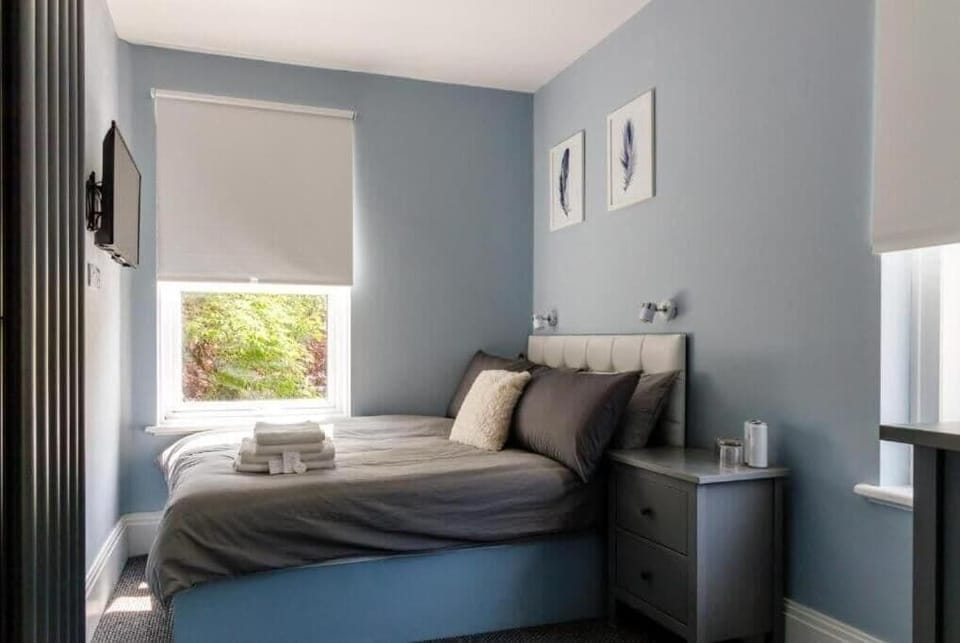 Deluxe Double Room, Non Smoking, Park View | Soundproofing, iron/ironing board, free WiFi