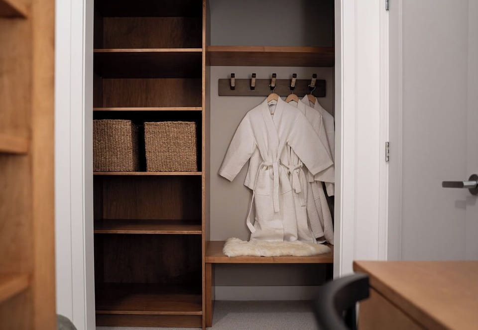 Condo | WiFi (free), bed sheets