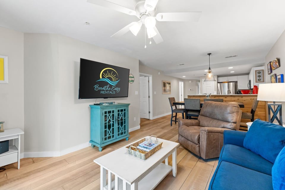 Living Area - Balcony Access - Smart TV - Queen Sleeper Sofa