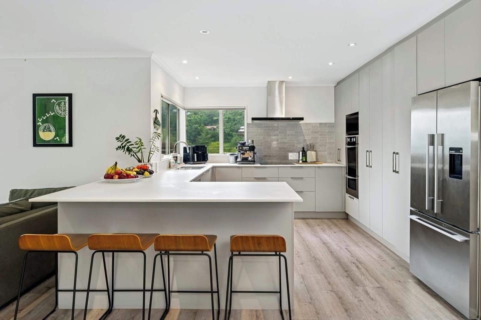 Double oven, coffee machine, air fryer
