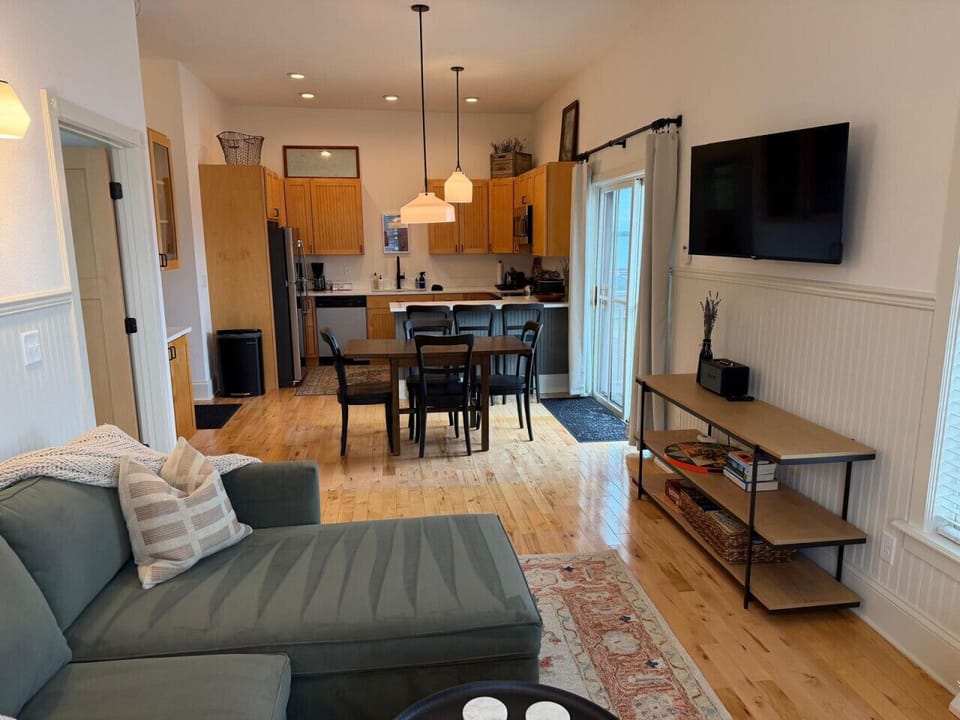 Combined Living / Dining / Kitchen