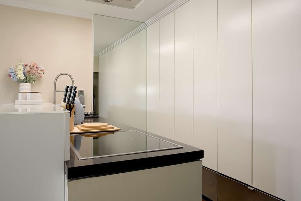 Kitchen: Sleek cabinetry and modern appliances await your culinary adventures!