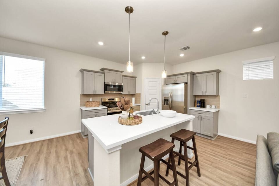 Kitchen/Dining Area