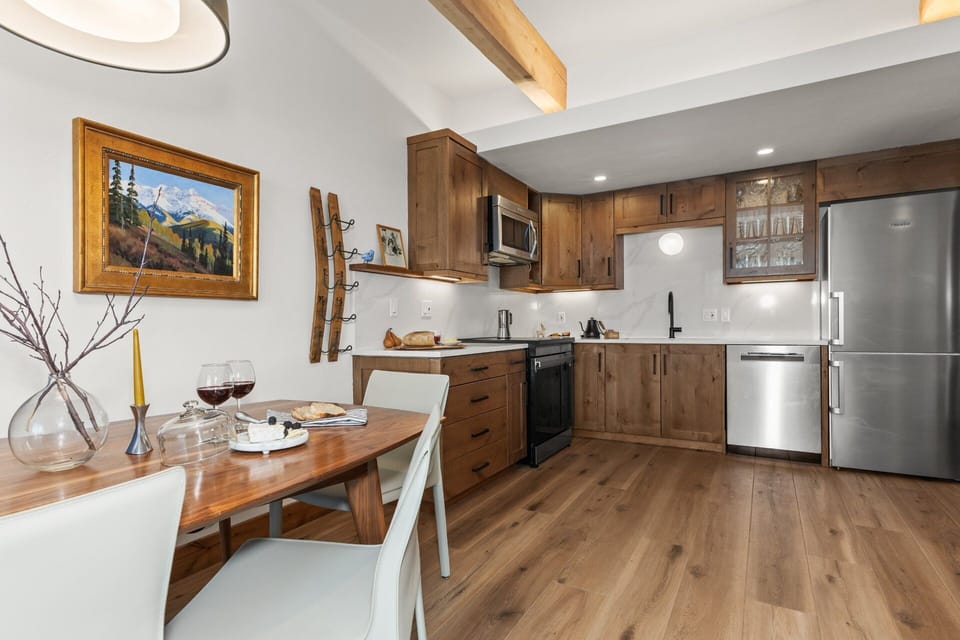 Dining Room & Kitchen