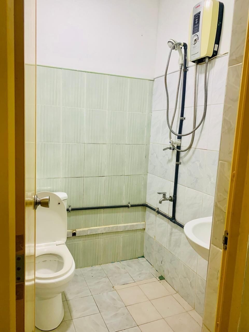 Double Room, City View | Bathroom | Towels