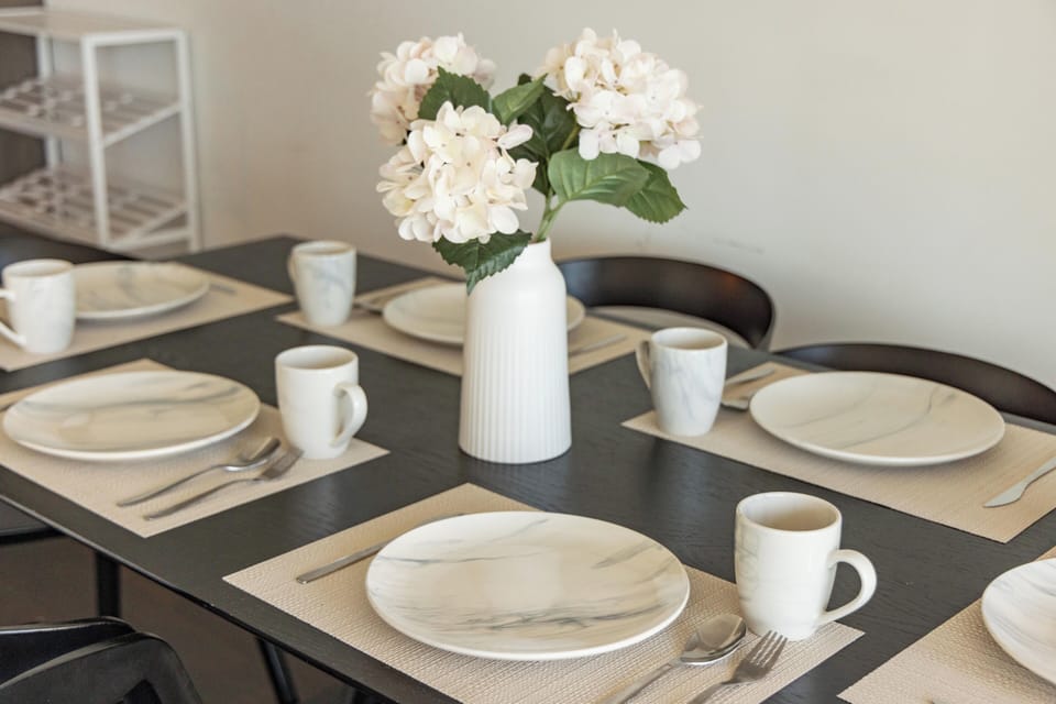 Luxury Apartment, City View | Dining