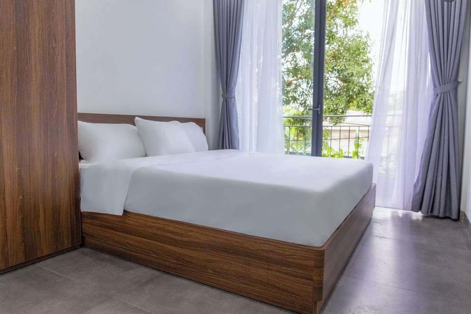 Deluxe Double Room, Balcony, City View | Blackout drapes, iron/ironing board, free WiFi