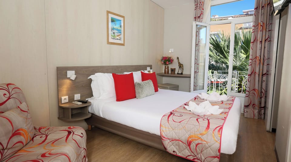 In-room safe, desk, free WiFi, bed sheets