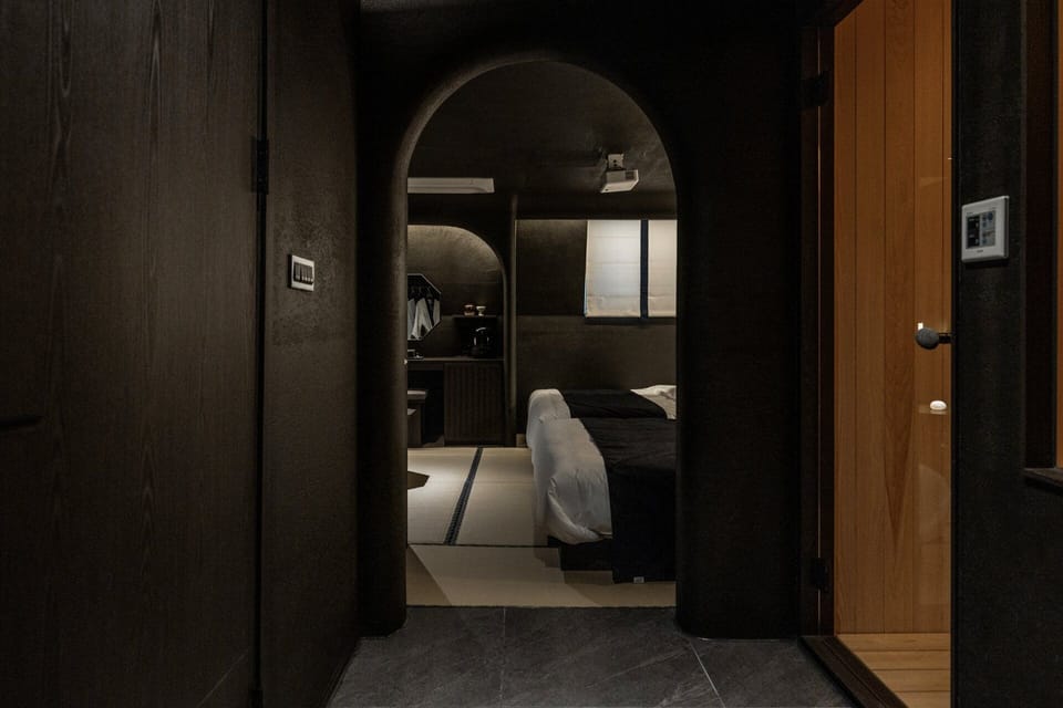 CAVERN | Soundproofing, free WiFi