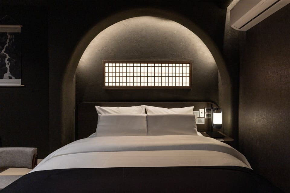 SHADE | Soundproofing, free WiFi
