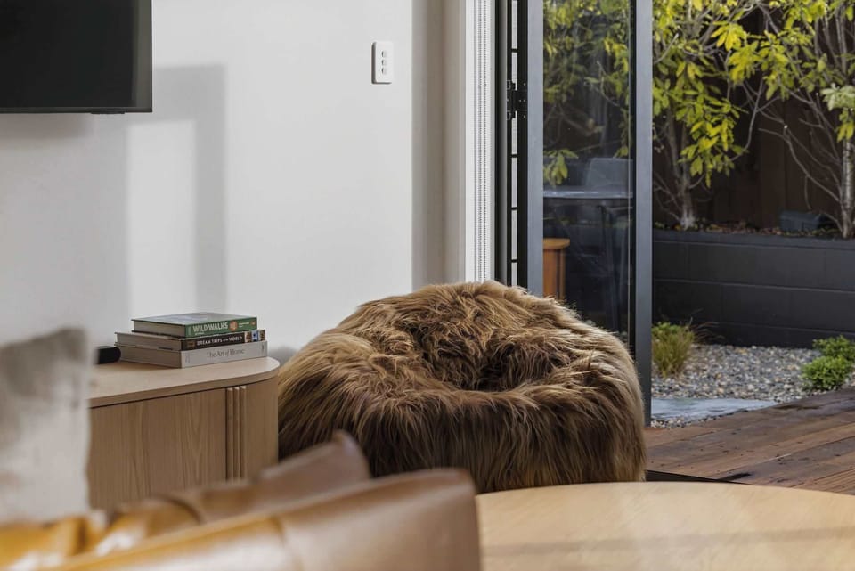 CedarStay Lounge. Offering calm, privacy, and indulgence just moments from the town centre. 