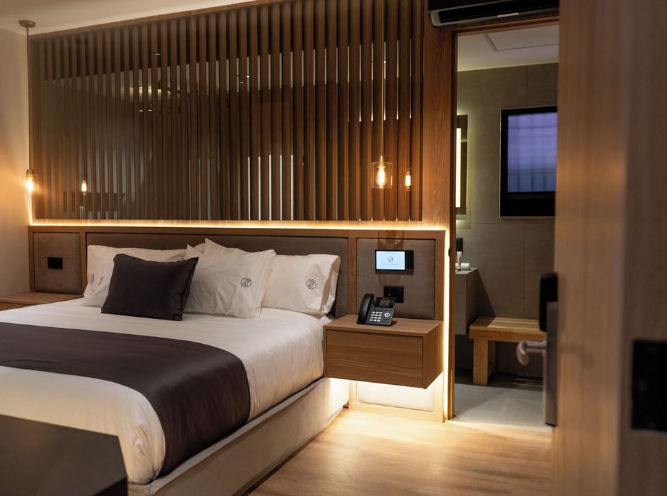 Superior Room | In-room safe, iron/ironing board, free WiFi