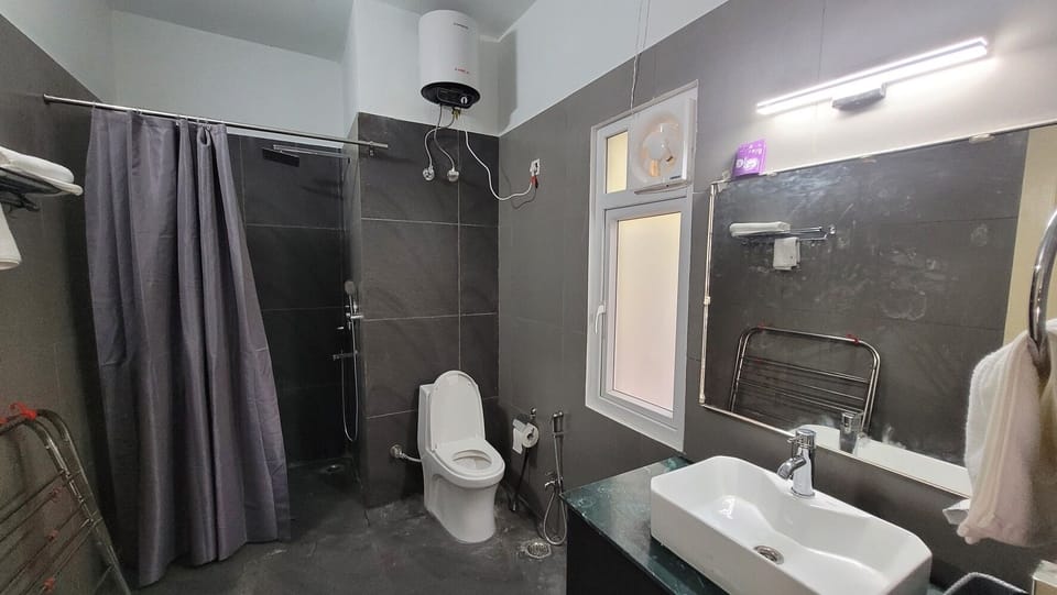 Deluxe Double Room | Bathroom