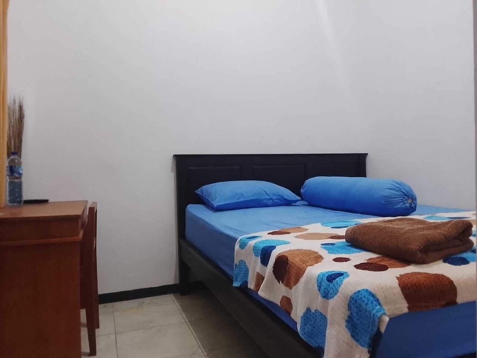 Basic Room | Desk, free WiFi