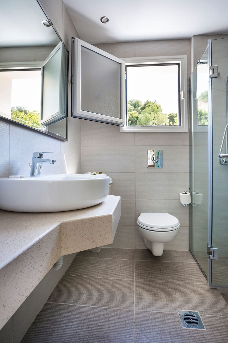 Classic Suite, 1 Bedroom, Sea View | Bathroom | Shower, free toiletries, hair dryer, towels