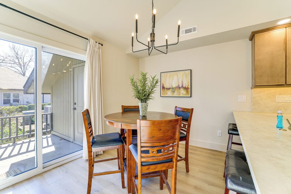 Dining Area | 1st Floor