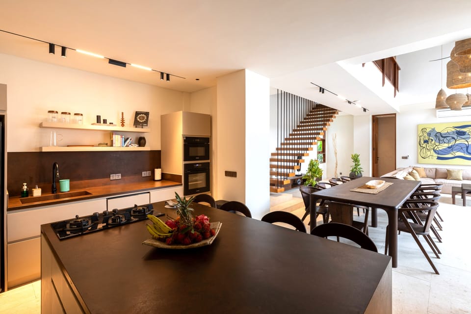Deluxe Villa, 6 Bedrooms, Balcony, Pool View | Private kitchen | Fridge, microwave, oven, stovetop