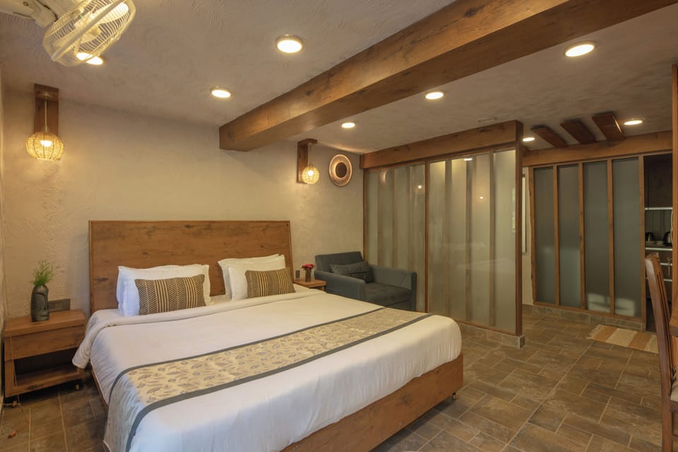 Deluxe Room, Lake View | Free WiFi