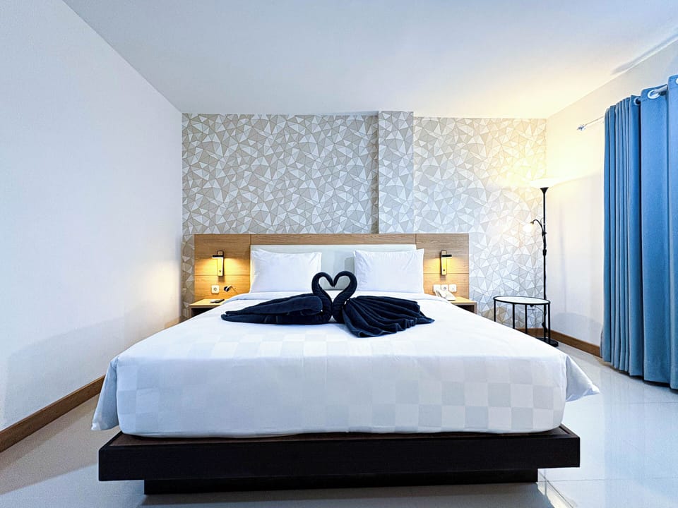 Executive Double Room | Desk, laptop workspace, WiFi (free)