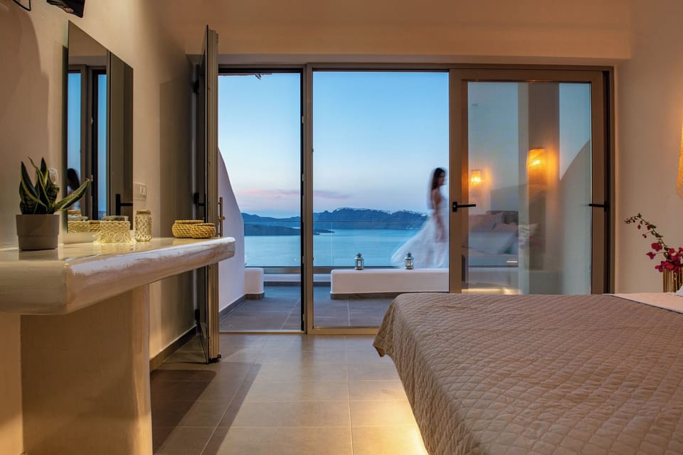 Junior Suite with Caldera View | Free cribs/infant beds, free WiFi, bed sheets