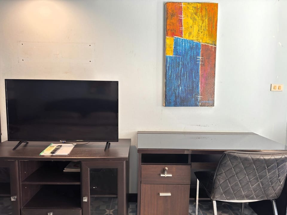 Condo, 1 Bedroom, Smoking, Balcony | Room amenity