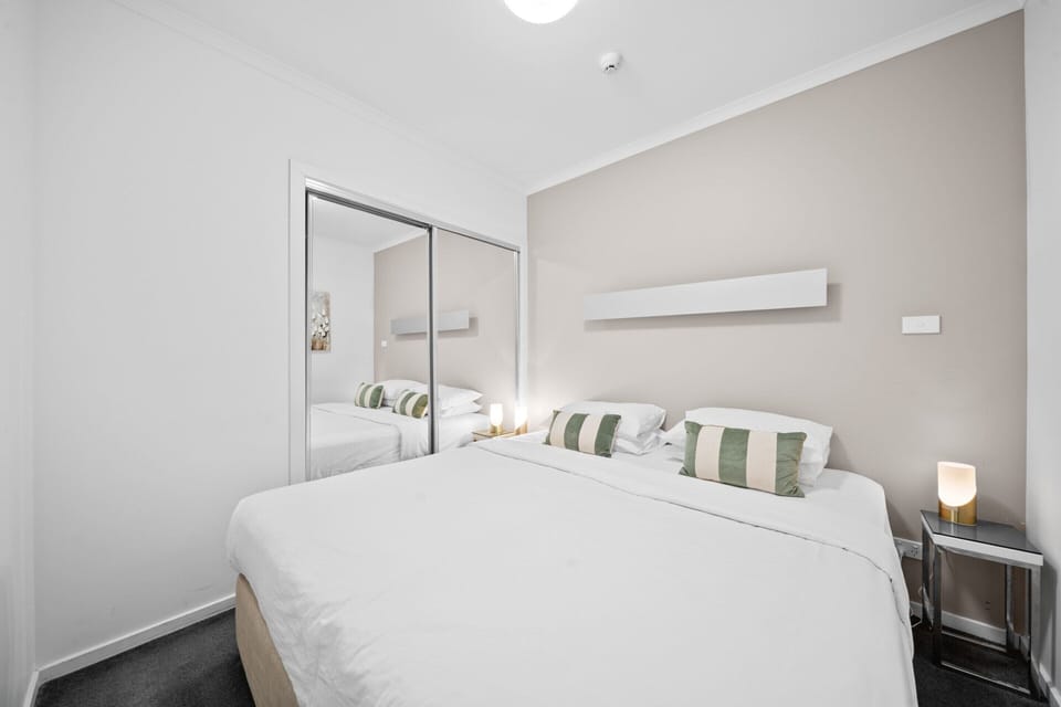 Bright 1-bed Apartment in Greenway Apartment in Canberra