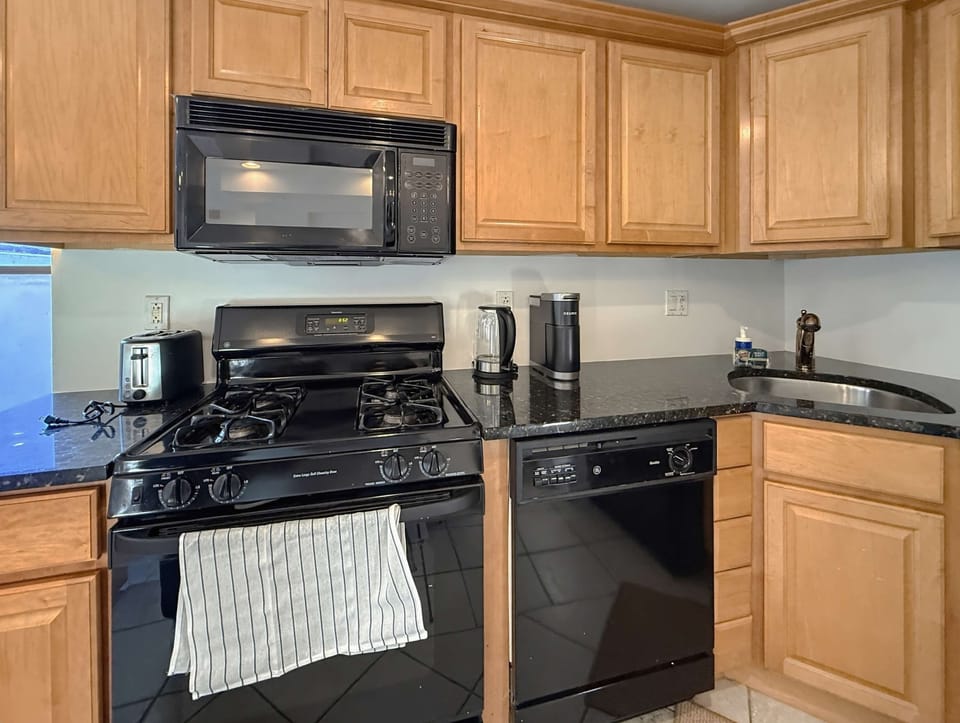 Full Kitchen