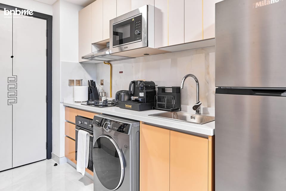 Luxury Apartment, Balcony, City View | Private kitchen