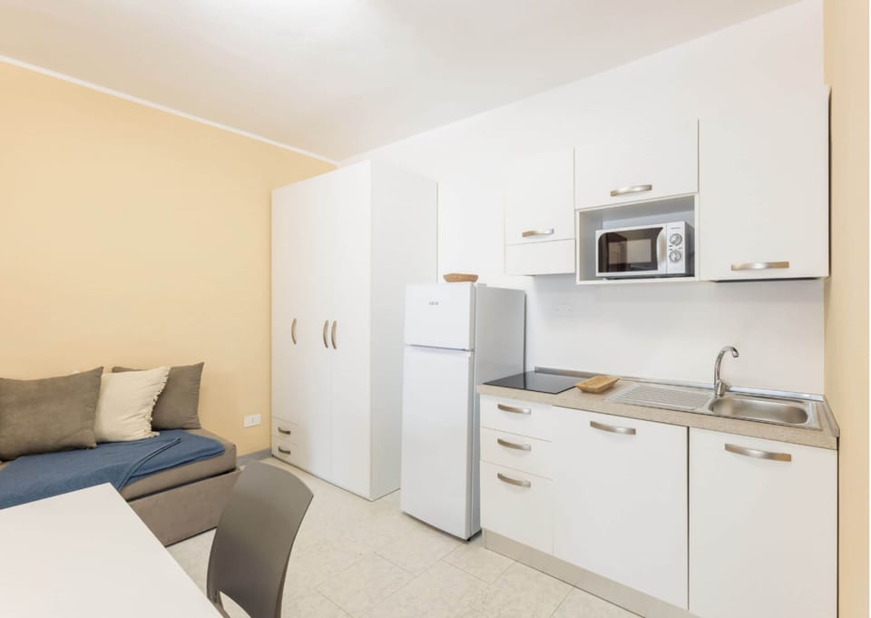 Studio, 1 Bedroom, Balcony | Interior
