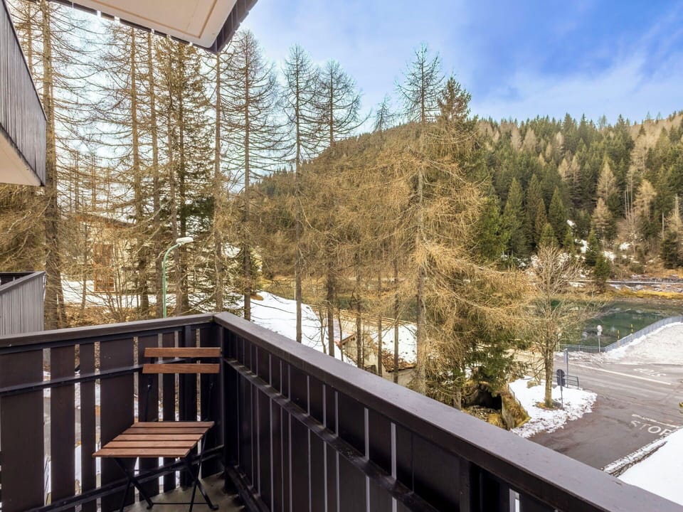 Daytime, Tree, Building, Apartment, Residential Area, City, Neighbourhood, Condominium, Urban Design, Human Settlement