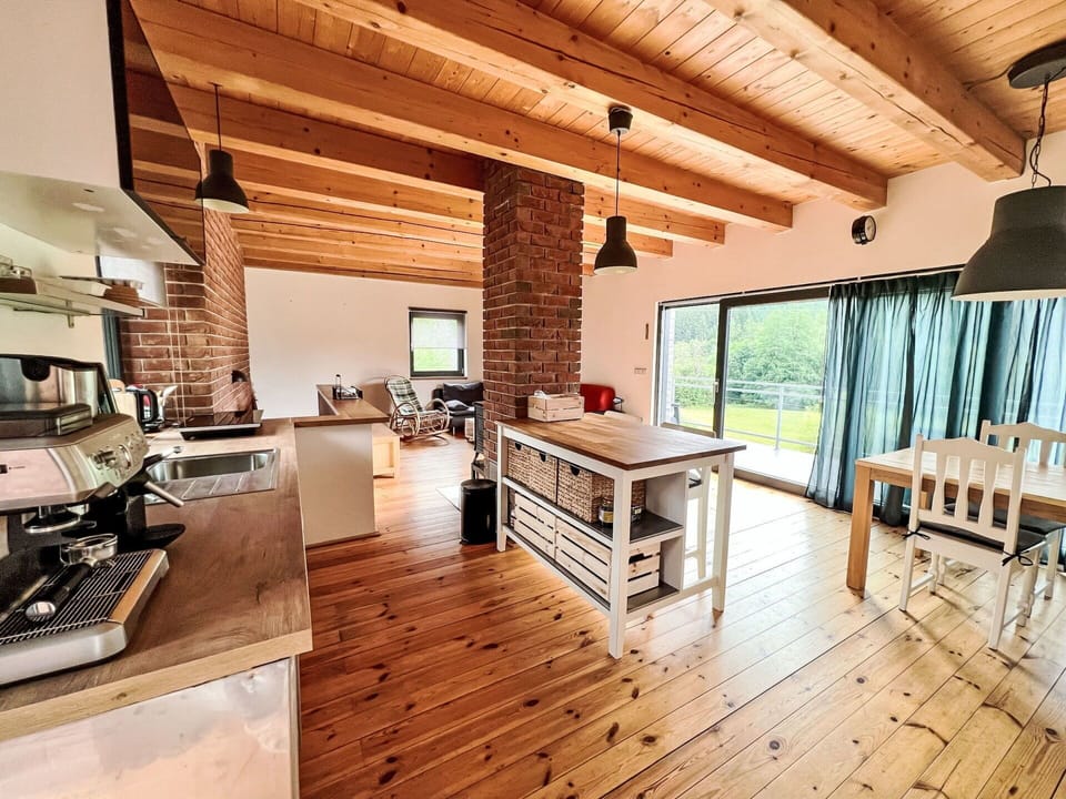 Wood, Furniture, Flooring, Interior Design, Ceiling, Wood Flooring, Floor, Kitchen & Dining Room Table, Home, Kitchen