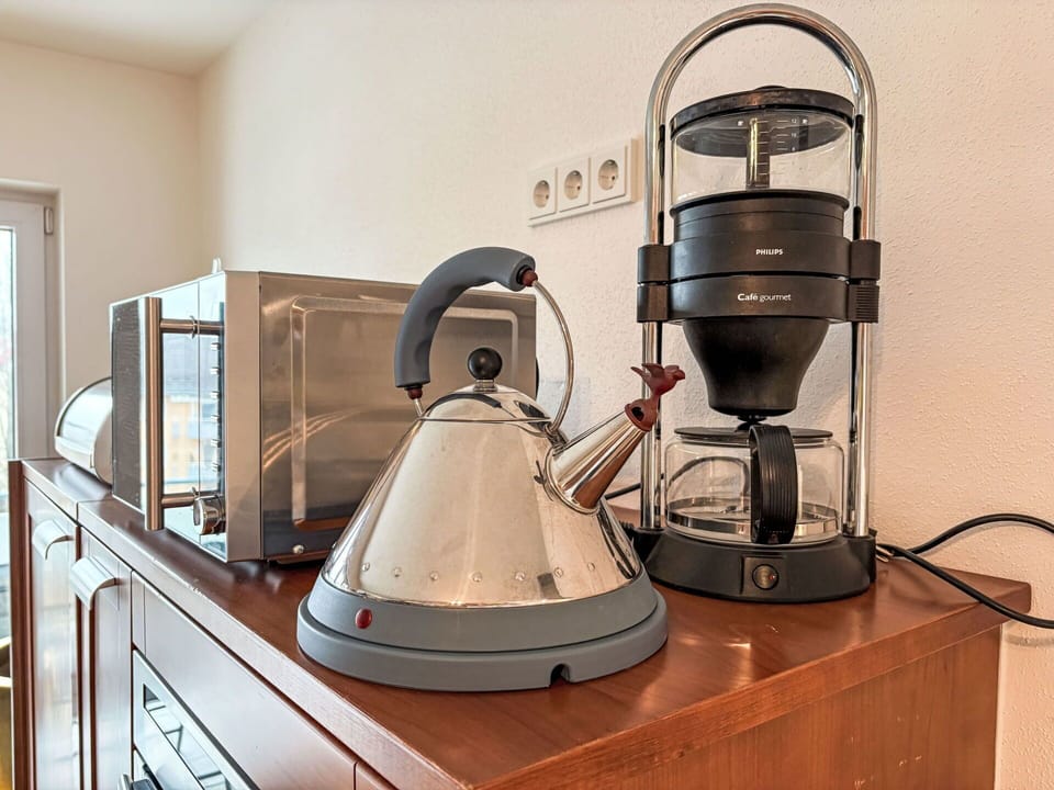 Lighting, Interior Design, Kitchen Appliance, Light Fixture, Ceiling, Glass, Small Appliance, Serveware, Kitchen