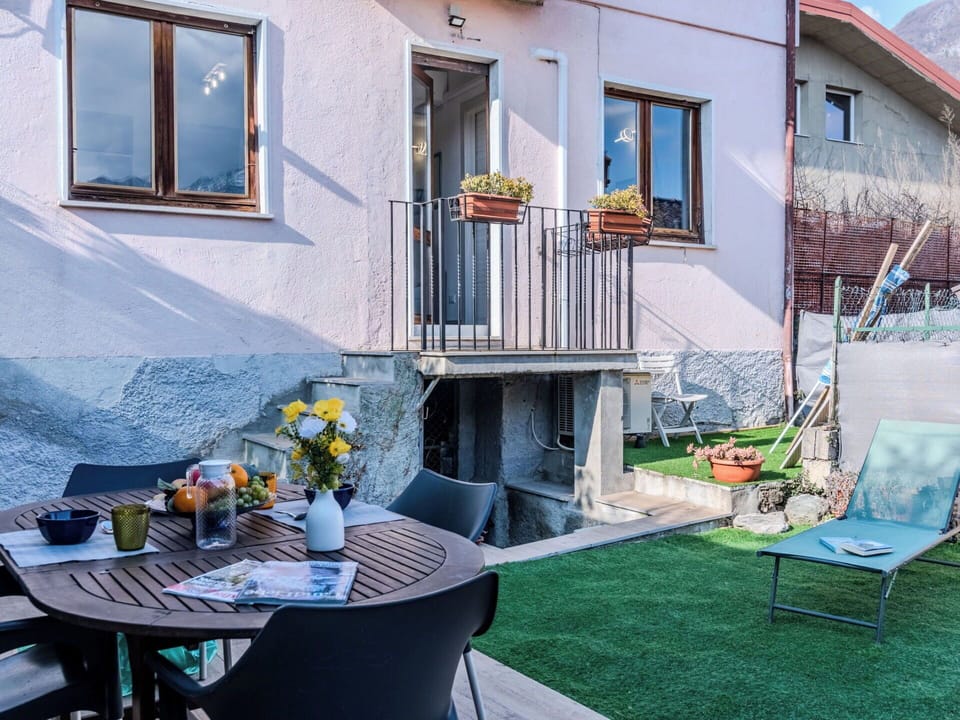 Furniture, Outdoor Furniture, Home, Chair, Garden, Balcony, Flowerpot, Backyard, Outdoor Table, Courtyard